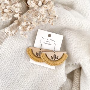 Boucles d’oreilles demi-cercles lotus ocre